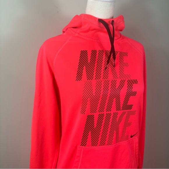 Nike Therma Fit Hoodie Women’s Medium Neon Pink Black Logo Pullover Sweatshirt - Picture 7 of 7